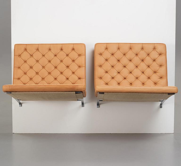 POUL KJAERHOLM, vägghängd soffa, 2 sektioner "PK-26", för Fritz Hansen, Danmark 1991.