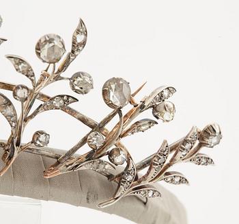 A rose cut diamond tiara/broches.