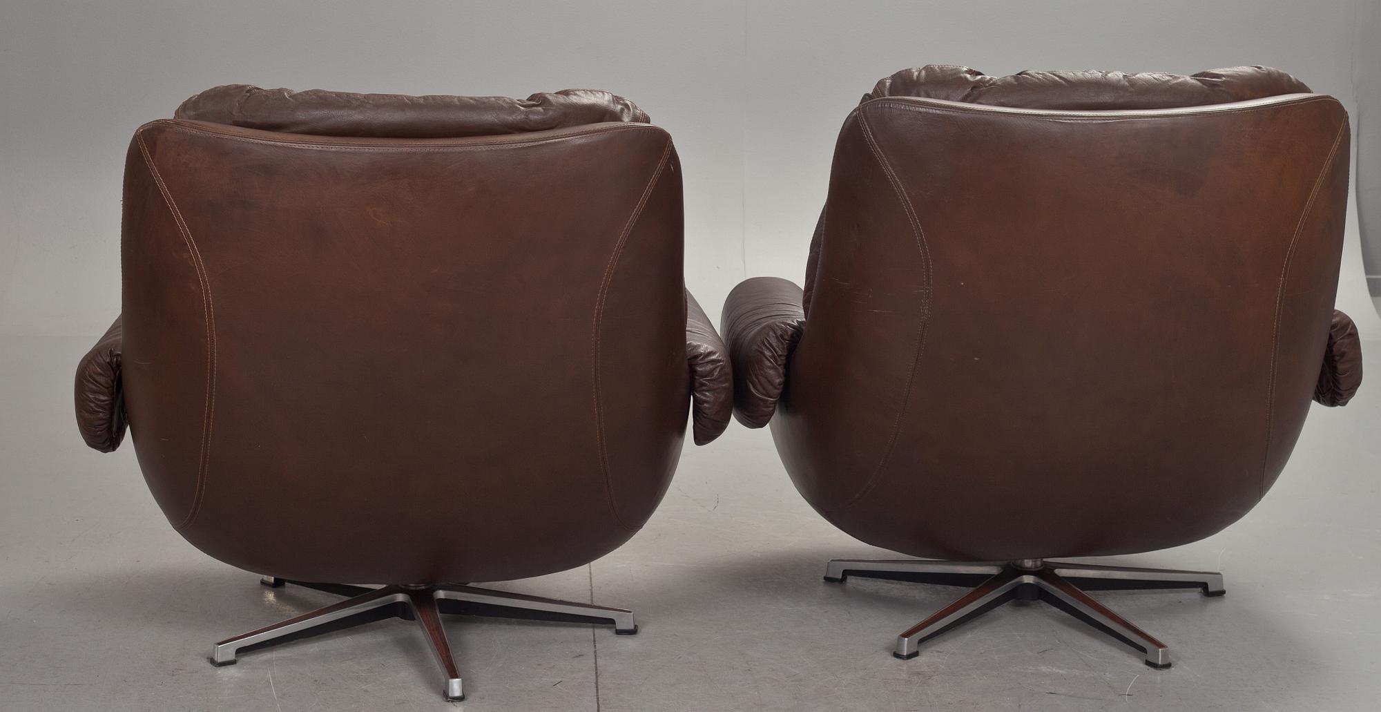 FÅTÖLJER, ett par. 1960/70-tal.