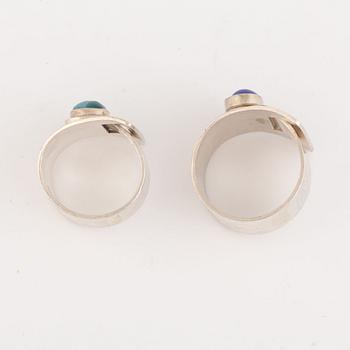 Två ringar silver med blå cabochonslipade stenar, LGE, Guldsmycket Engström & Co.