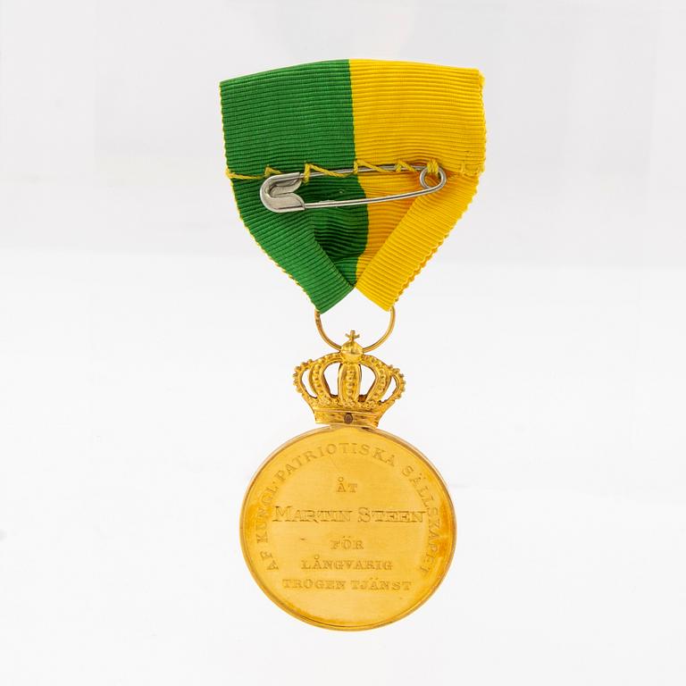 Medalj, Kungliga Patriotiska Sällskapet, guld, Gustaf V, 1945.