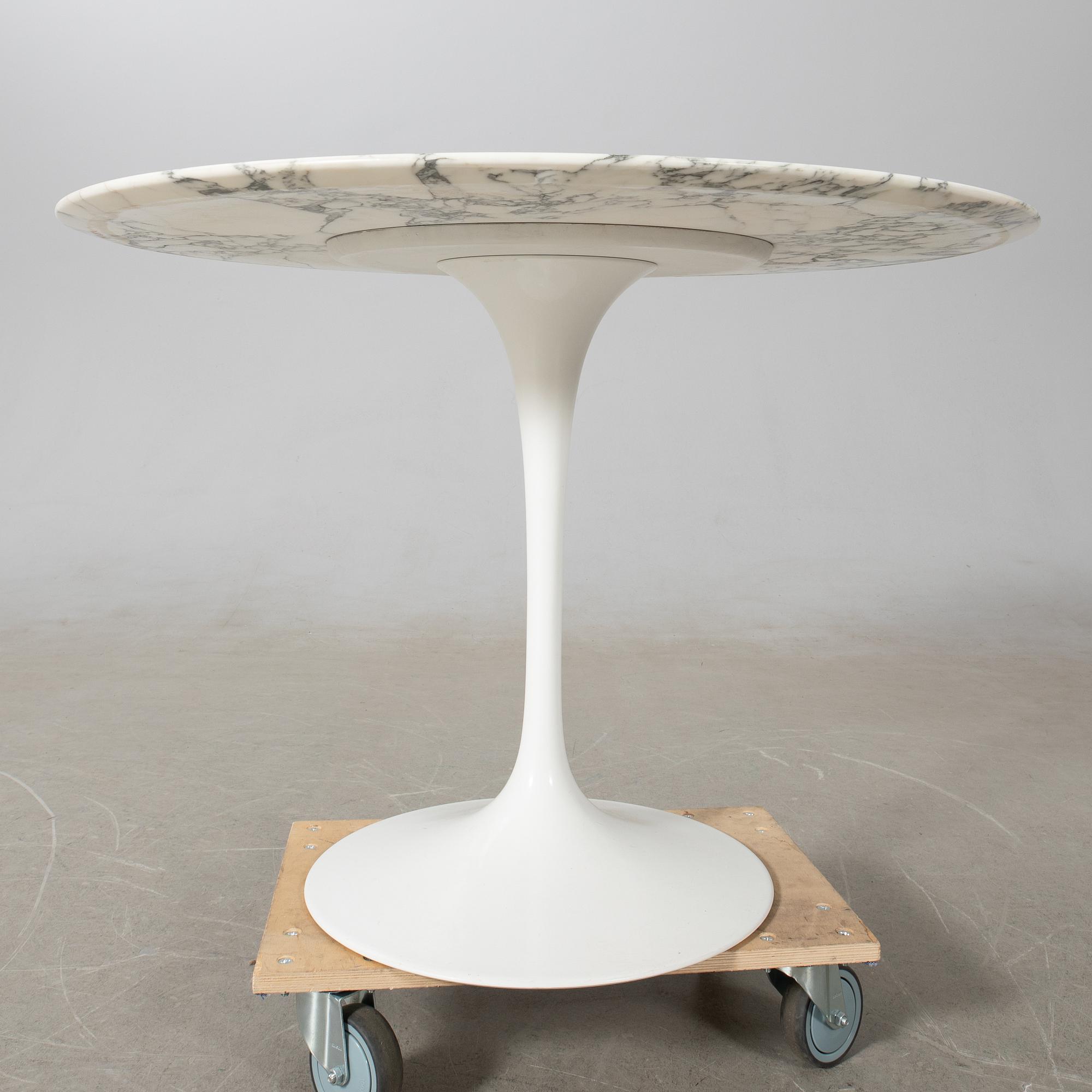 Eero Saarinen, table, "Tulip", Knoll International, late 20th century.