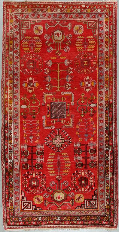 MATTA, semiantik Khotan. Ca 263,5 x 138 cm.