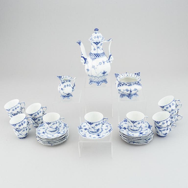 Royal Copenhagen, a mocca porcelain service (17 pcs), 'Musselmalet'.