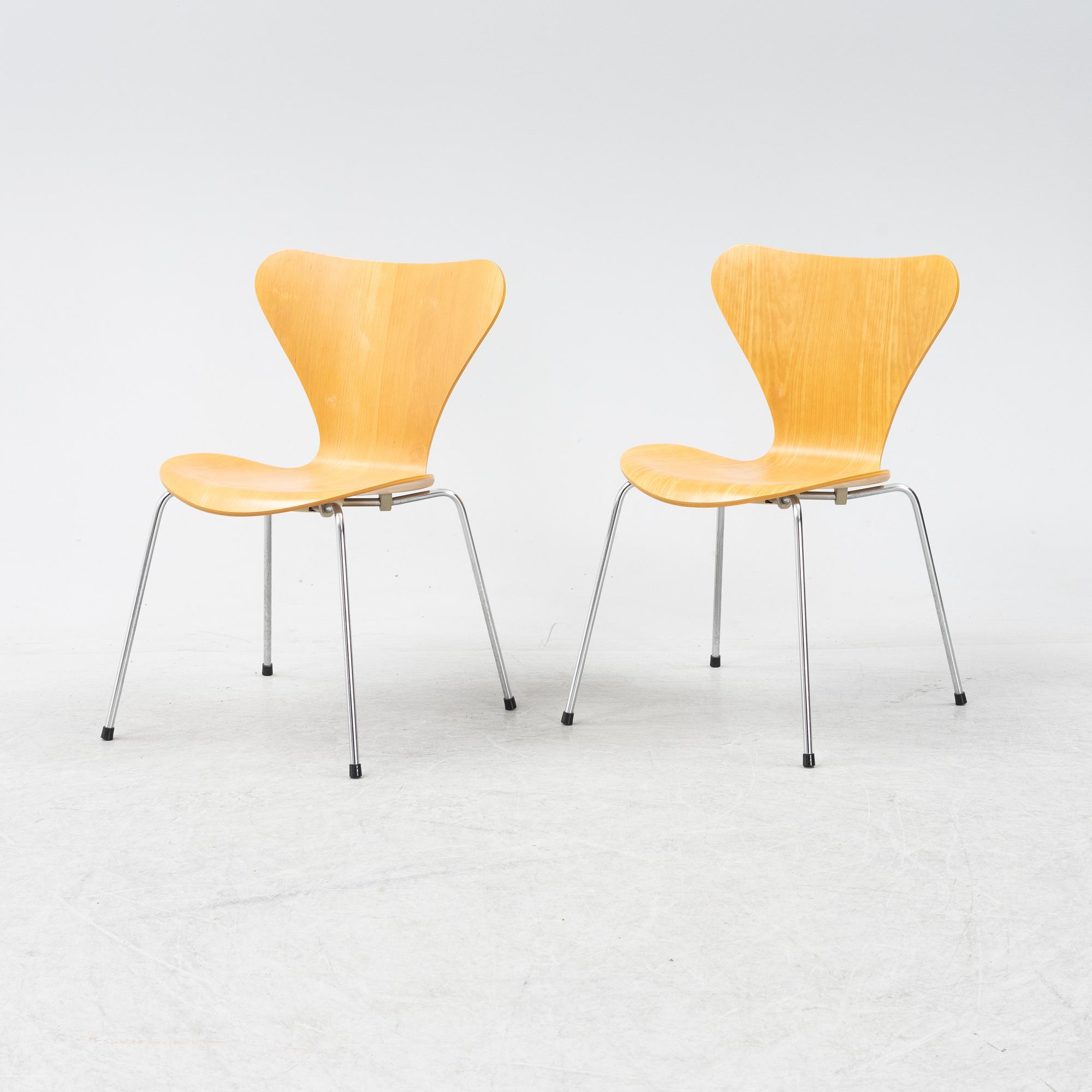 Arne Jacobsen, stolar, 8 st, Fritz Hansen, Danmark, daterade 1988.