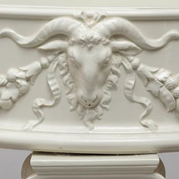 A Gunnar Wennerberg white glazed ceramic jardinière, Gustavsberg.
