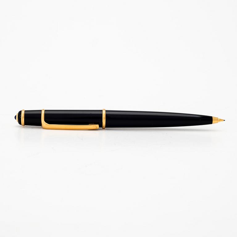 A PEN, must de Cartier.