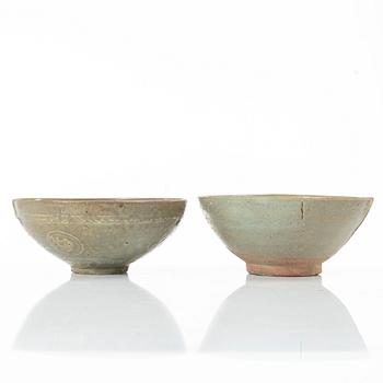 Skålar, två stycken, glaserat stengods, Korea, Joseon (1392–1897).