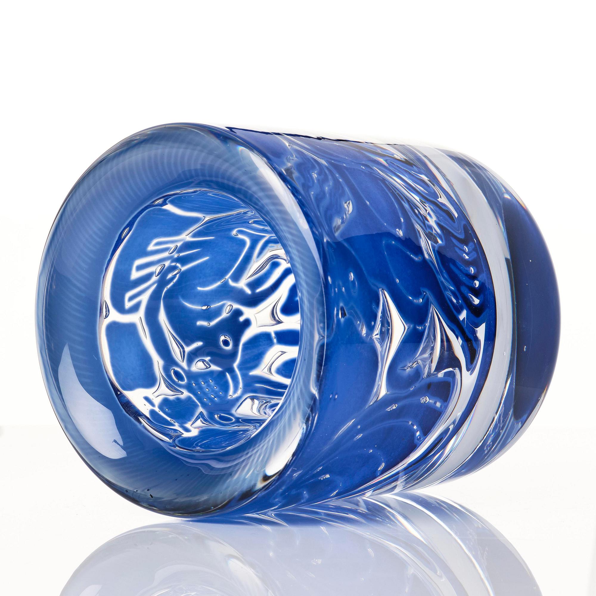 Edvin Öhrström, a "Tjurfäktare" (Bullfighter) ariel glass vase, Orrefors, Sweden, 1973.
