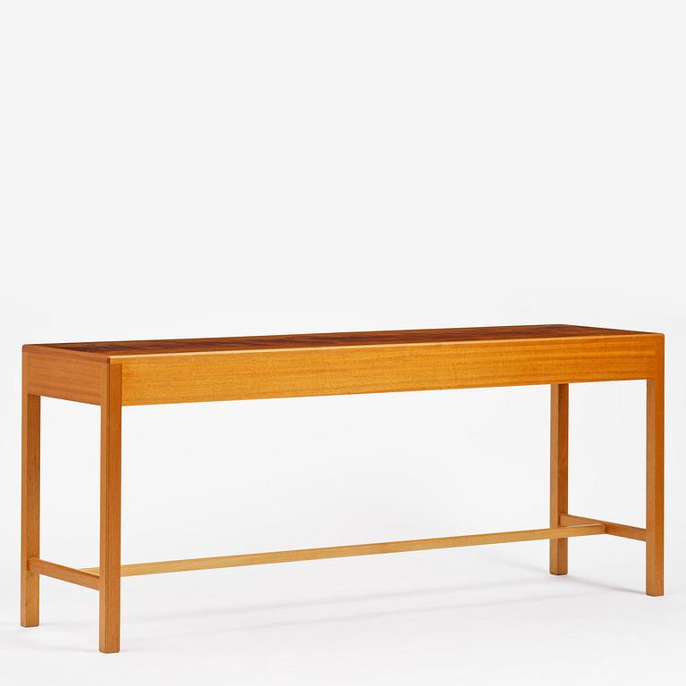 Josef Frank, sideboard, modell 821, Firma Svenskt Tenn, efter 1985.