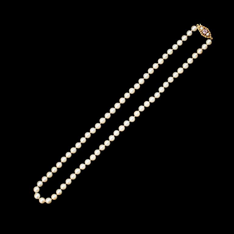 COLLIER, odlade pärlor, lås 18K med ametist.