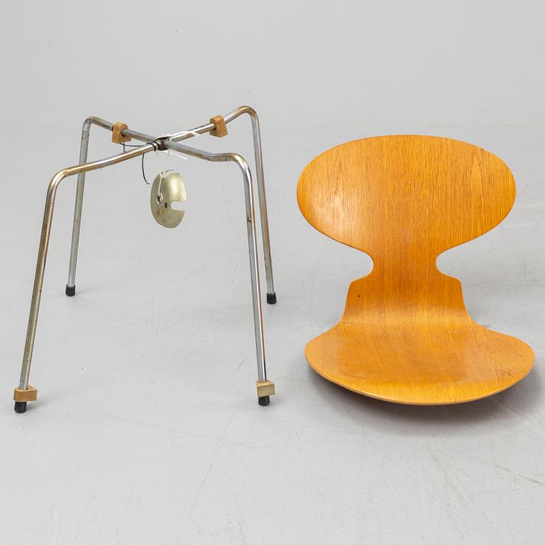 ARNE JACOBSEN, 8 st stolar, "Myran", Fritz Hansen, 1960-tal.