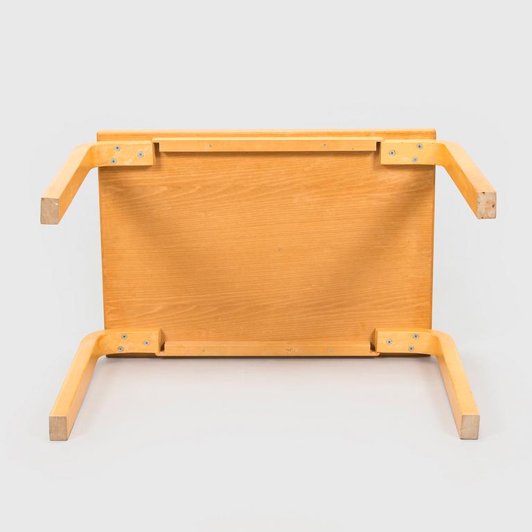 Alvar Aalto, a side table, part of model '88', Artek, late 20th century.