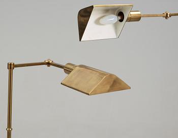 GOLVLAMPOR, ett par, mässing, 1900-talets andra hälft.