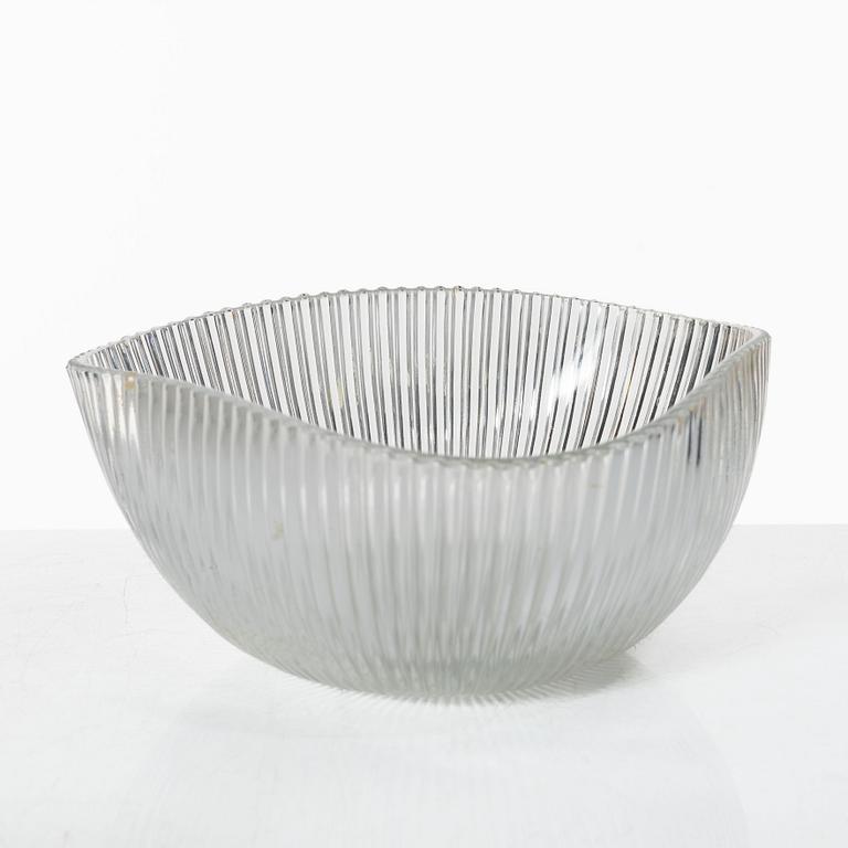 Arthur Percy, a 'Swedish Modern' glass service, "Reffla", Gullaskruf, the model designed in 1952 (110 pieces).