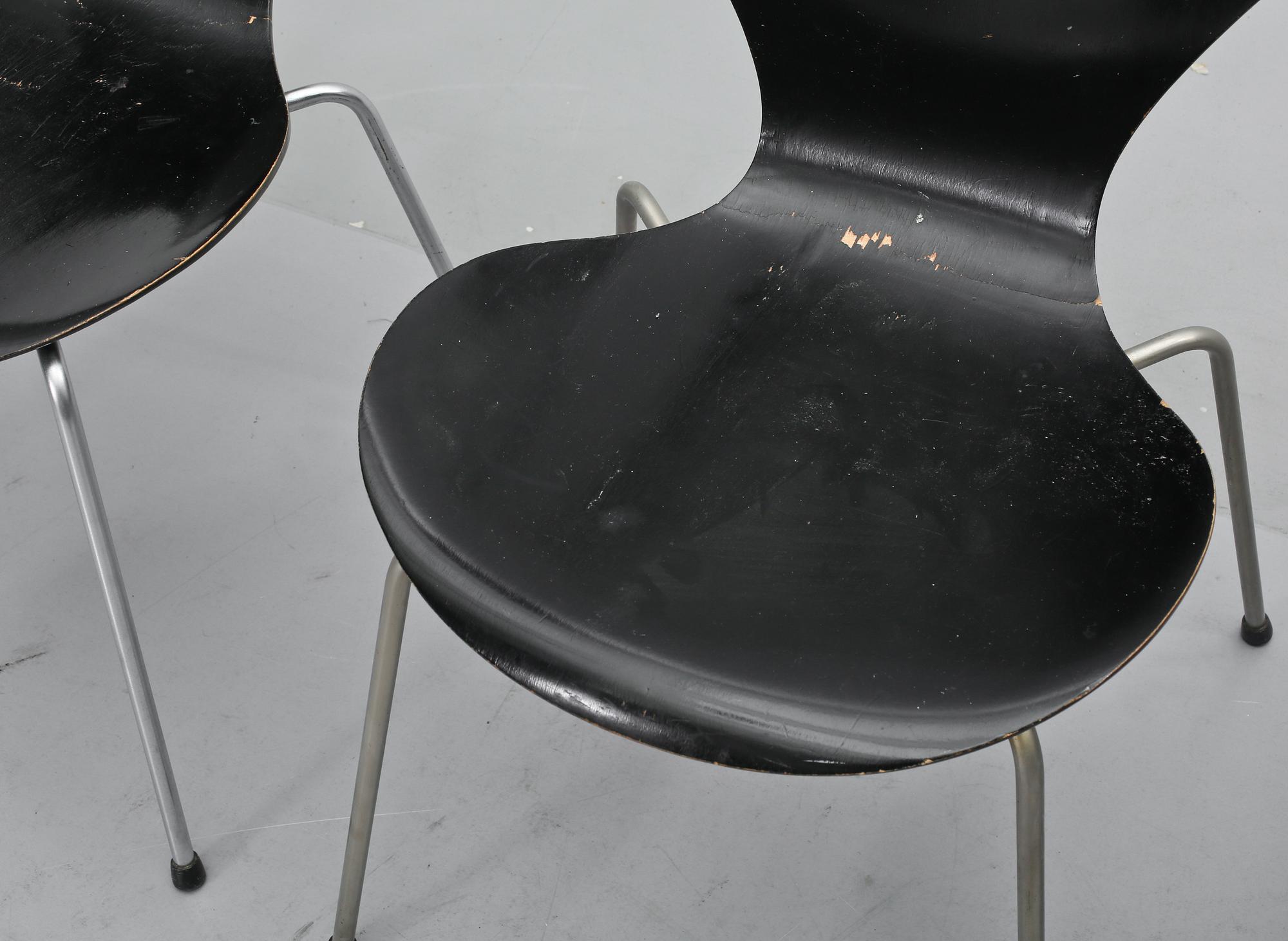 STOLAR, 3 + 1 st, "Sjuan", Arne Jacobsen, Fritz Hansen, Danmark, 1960-tal.