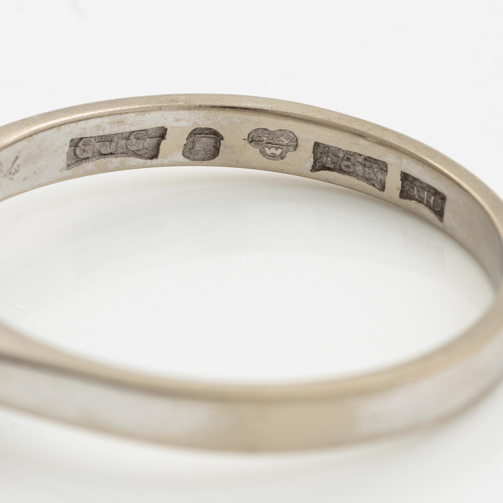 Ring in 18K white gold set with a brilliant-cut diamond weighing 0.84 ct according to the engraving.