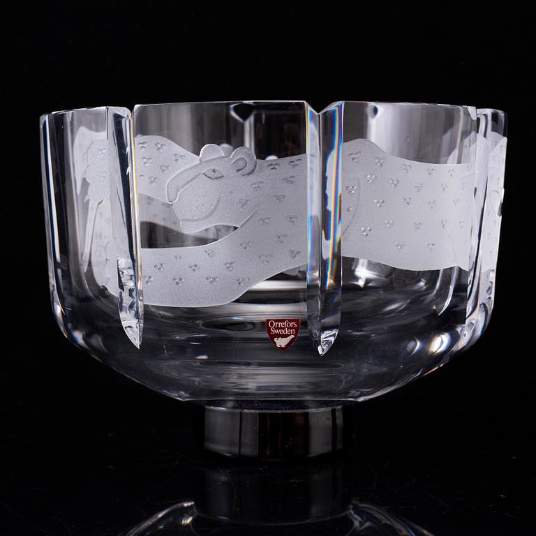 A Swedish Orrefors crystal bowl"Cats" design GUNNAR CYRÉN.