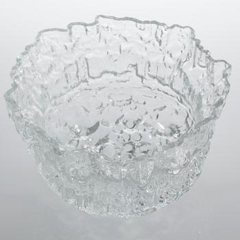 A "Miracus 3433" bowl, designed by Tapio Wirkkala for Iittala, in production 1970-1977.