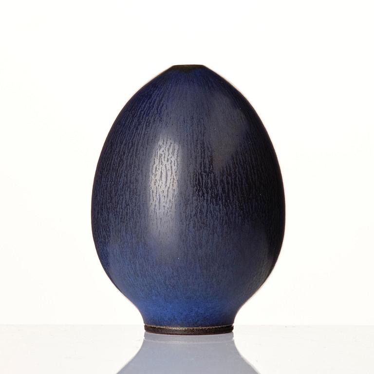 Berndt Friberg, a stoneware bowl and a vase, Gustavsberg Studio 1944-47 and 1957.