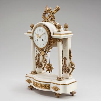 BORDSPENDYL, Louis XVI-stil, 1900-tal.