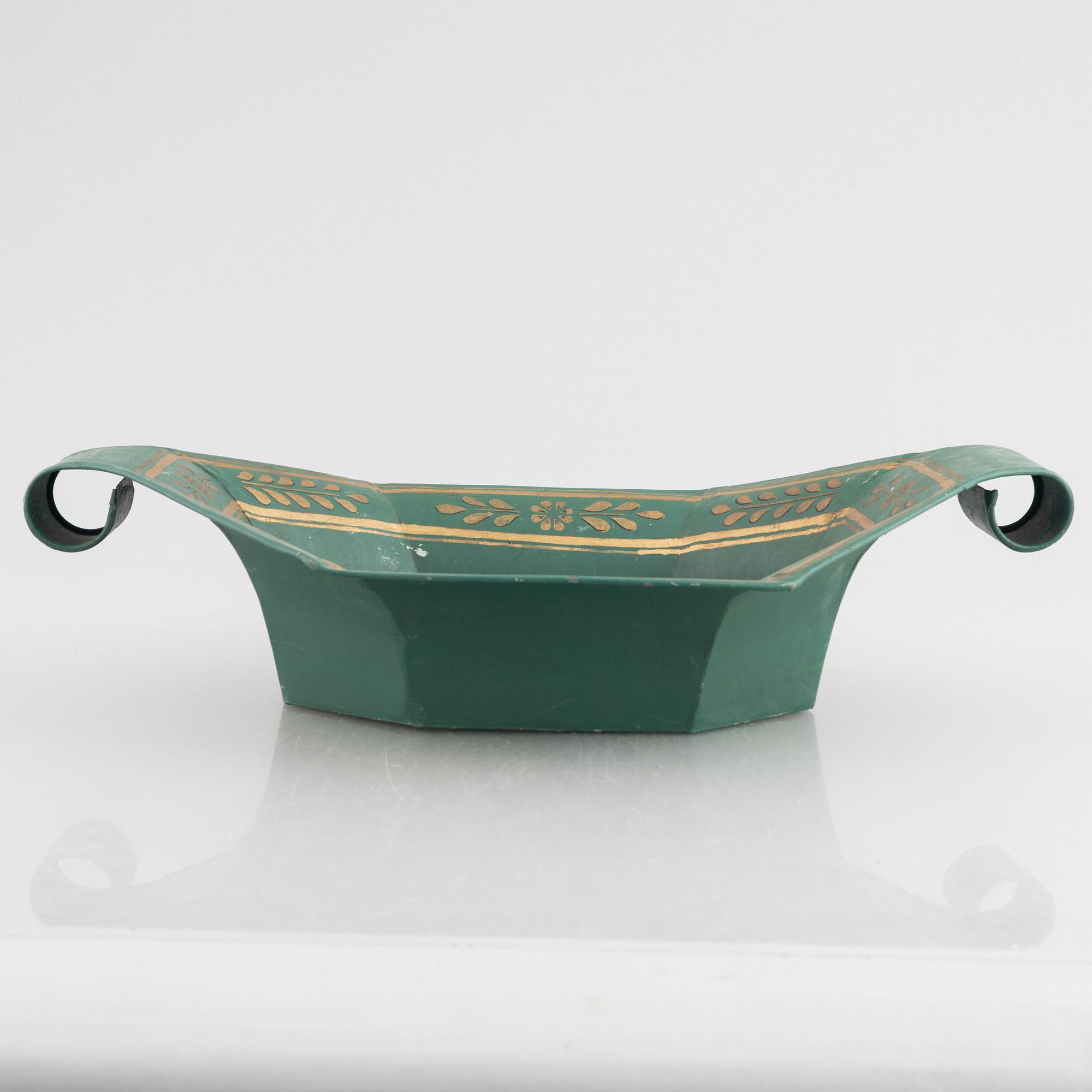 An Empire bread basket, early 19th Century.