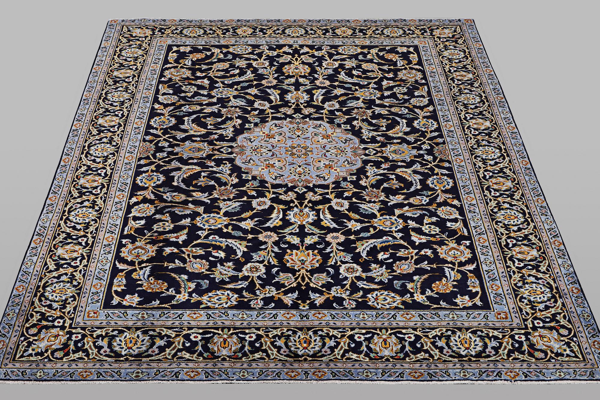 Matta, Keshan, ca 278 x 208 cm.