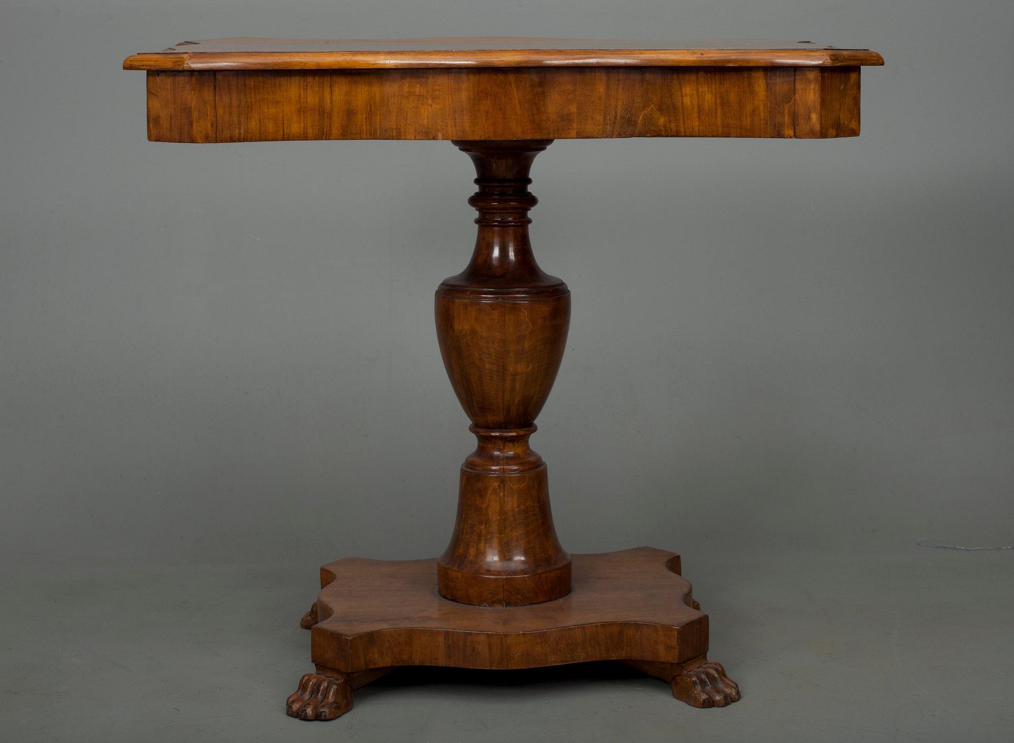 BORD, empire, 1800-talets mitt.