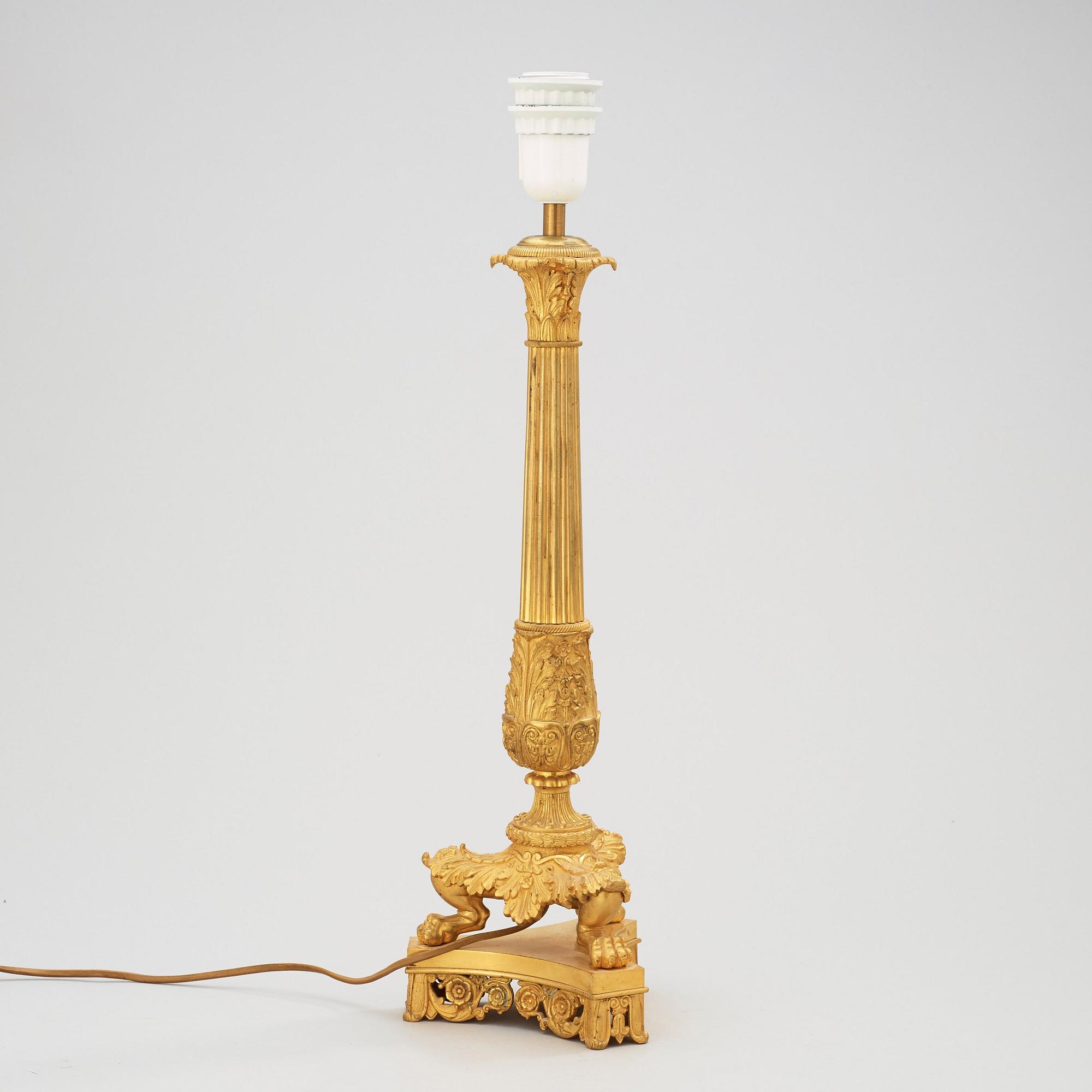 LAMPFOT. Frankrike, 1800-talets början. Empire.