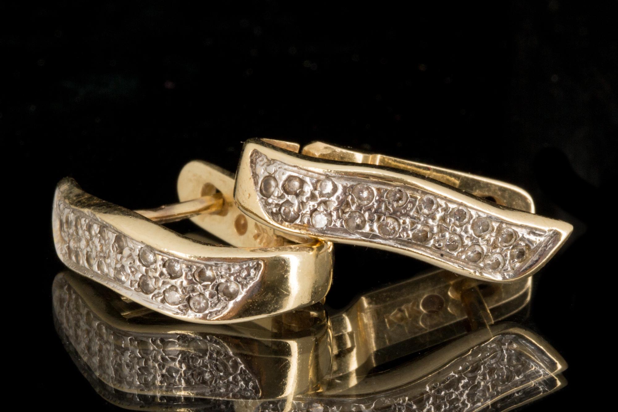 ÖRHÄNGEN, 14 k guld med diamanter. Vikt totalt ca 4 g.
