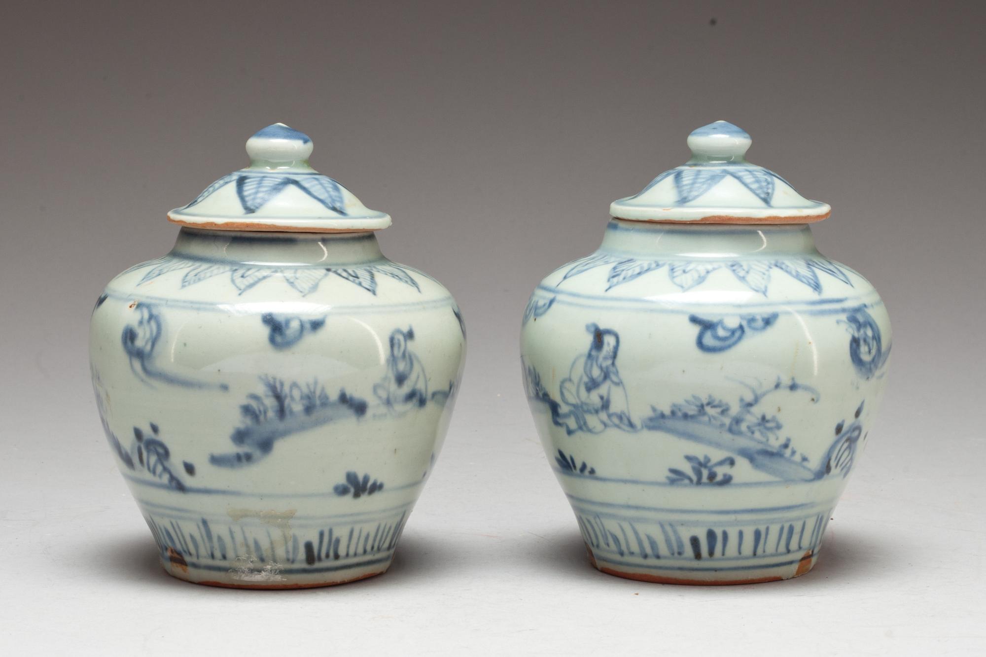 URNOR med LOCK, porslin, Ming-stil, 1900-tal.