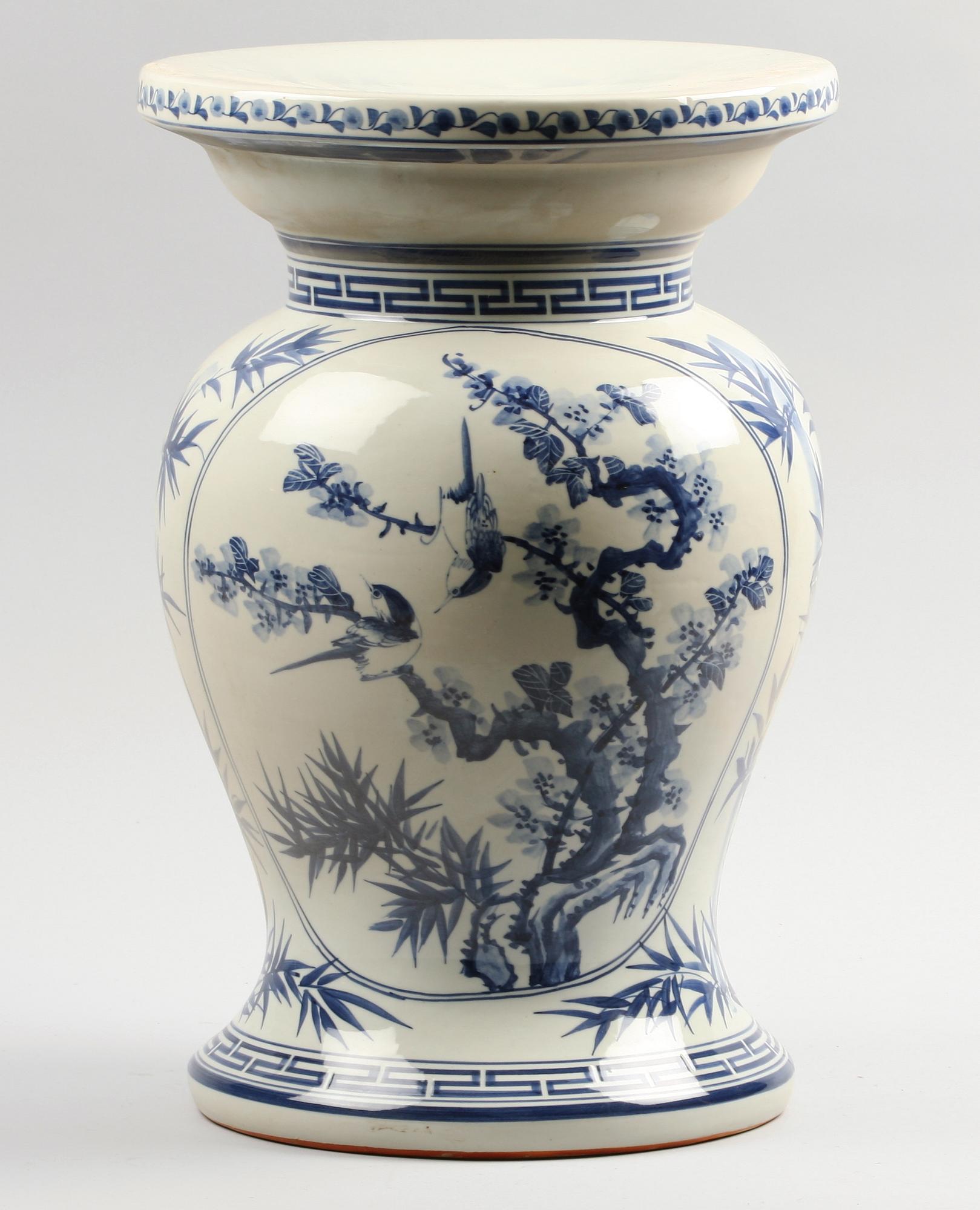 PIEDESTAL, porslin, Kina. 1900-tal.