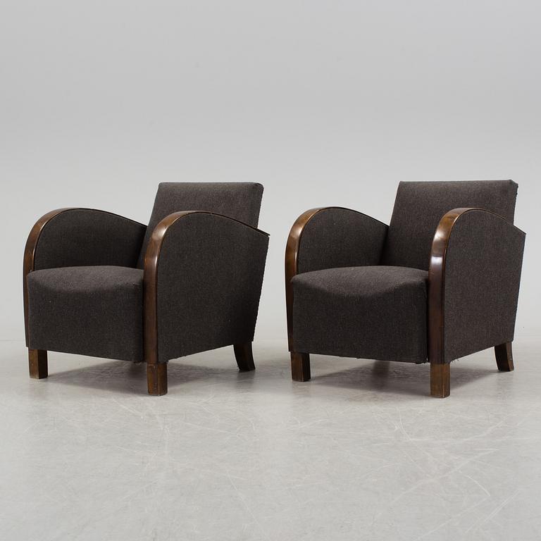 A pair of art déco easy chairs, 1930s/1940s.