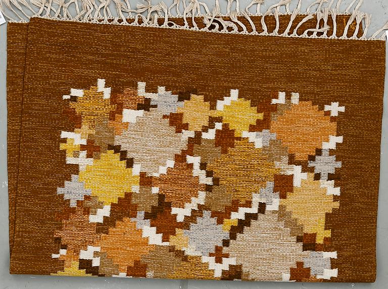 MATTA, rölakan, Ingegerd Silow, signerad IS. Ca 197x138 cm.