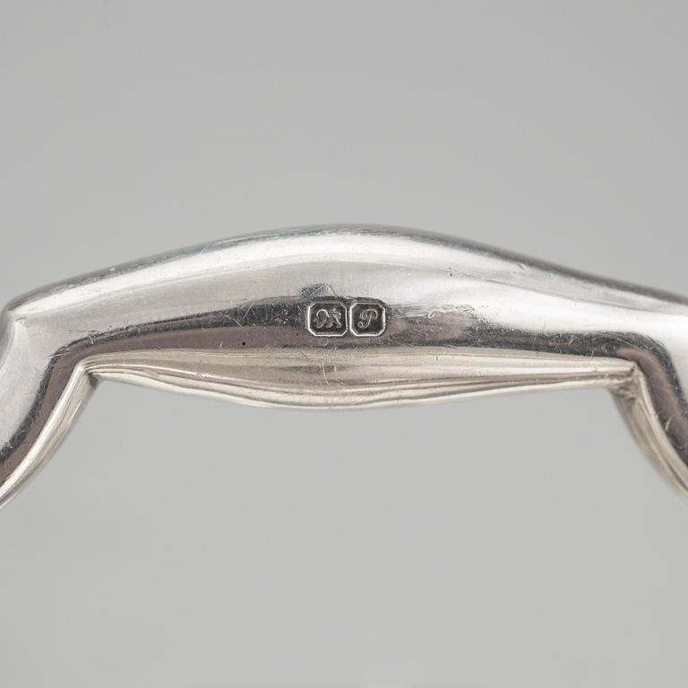 KAROTT MED LOCK, silver, England 1915. Vikt ca 1338 gram.