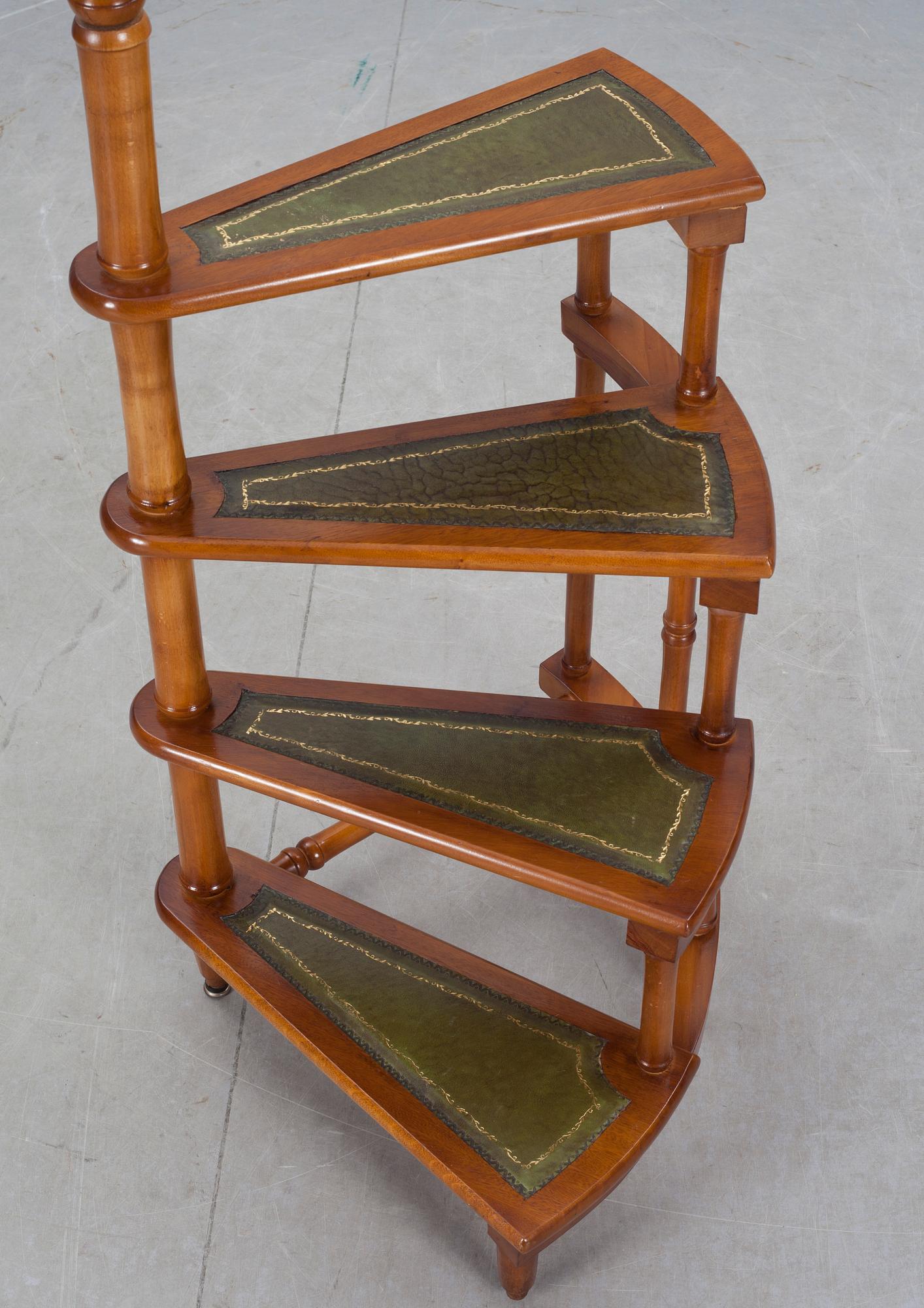 BIBLIOTEKSSTEGE, mahogny, England, sent 1900-tal.