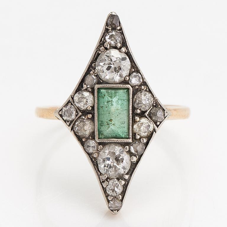Sormus, 18K kultaa, smaragdi ja timantteja n. 0.68 ct yht. A Tillander, Helsinki 1922.