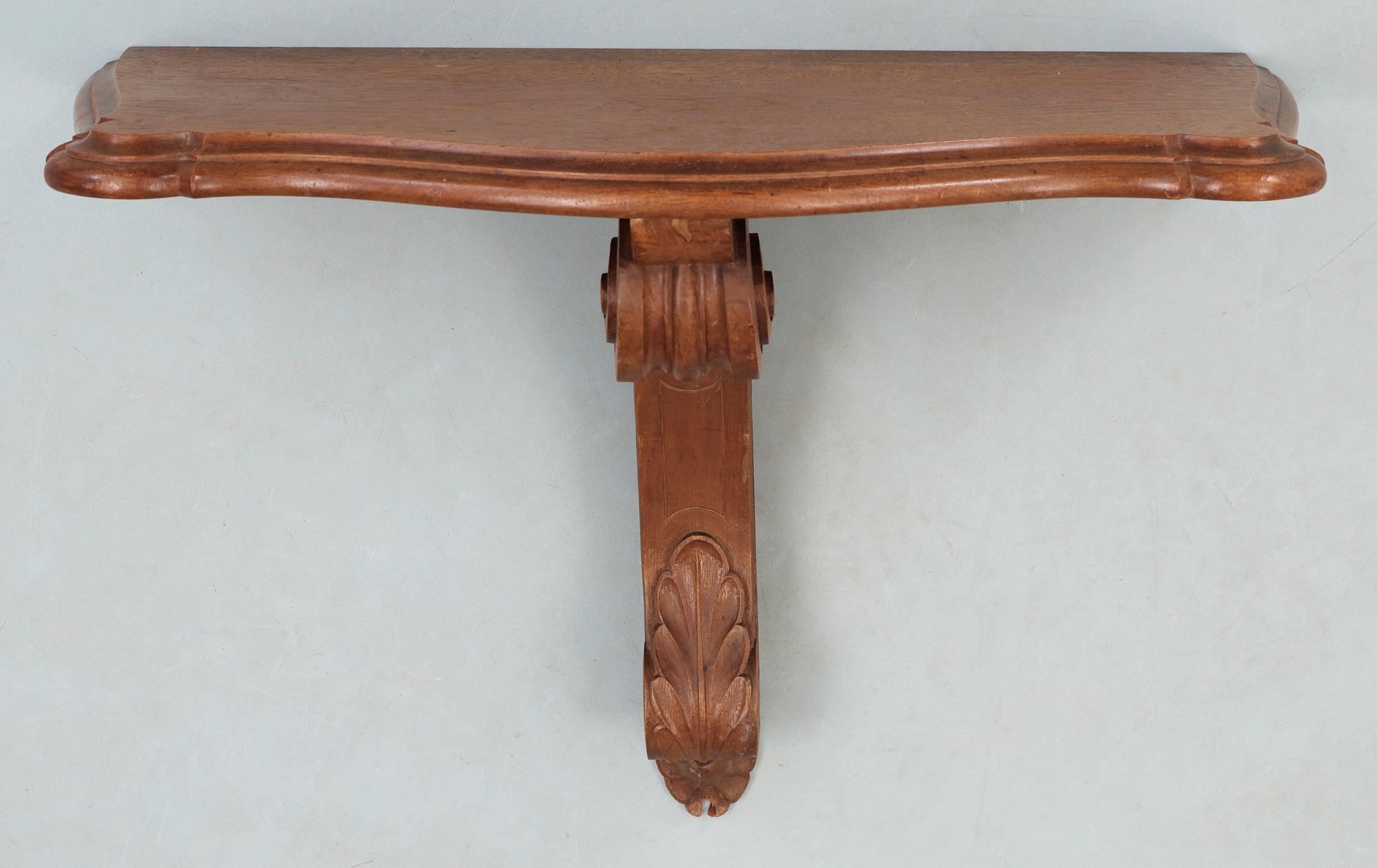 VÄGGHYLLA, 2 delar, rokokostil, 1900-talets första hälft.