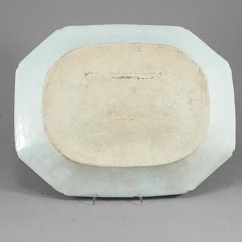 STEKFAT, porslin, Kina, Qianlong, 1736-1795.