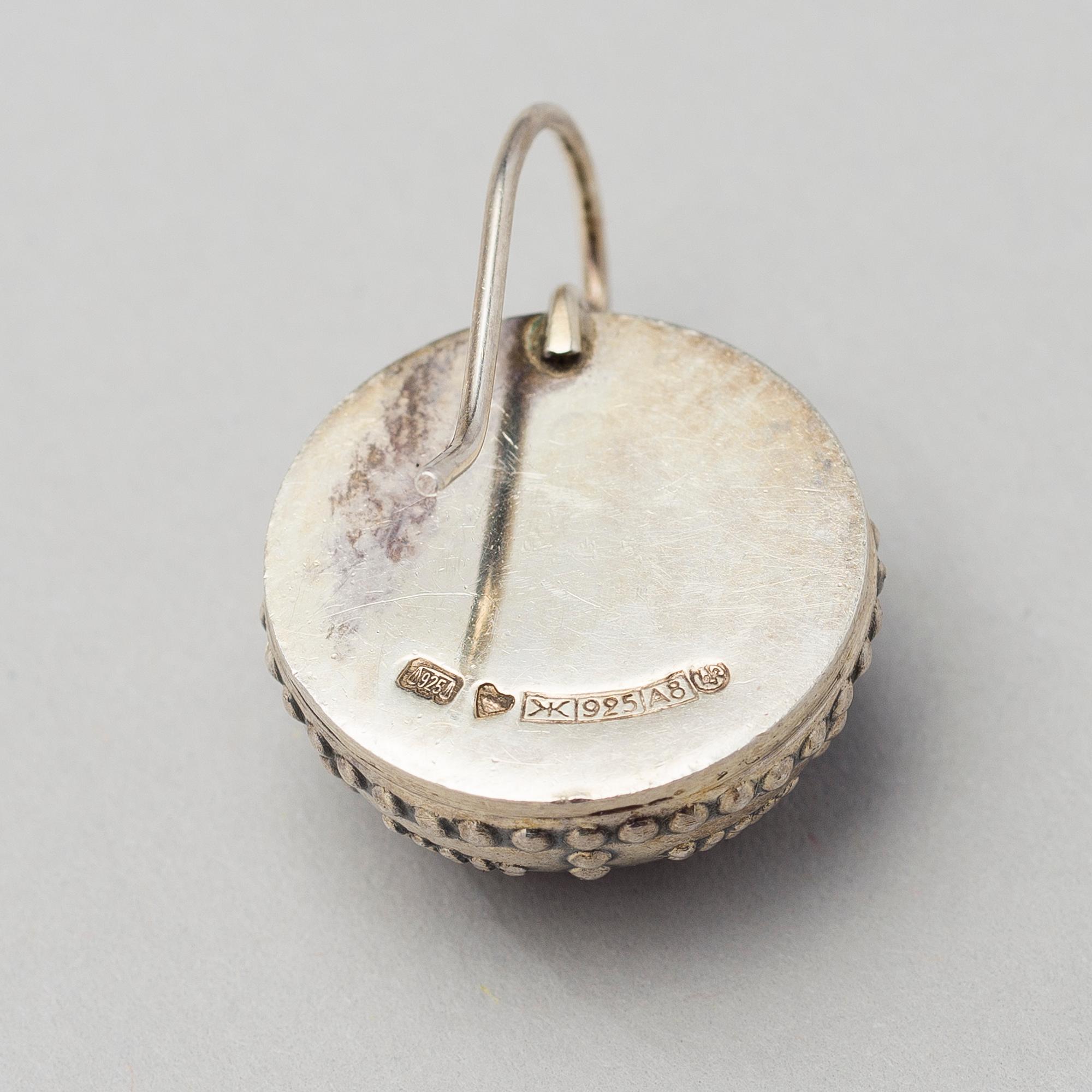 KAULAKORU ja KORVAKORUT, 2 PARI, "Halikon Kääty", hopeaa, Kalevala Koru.