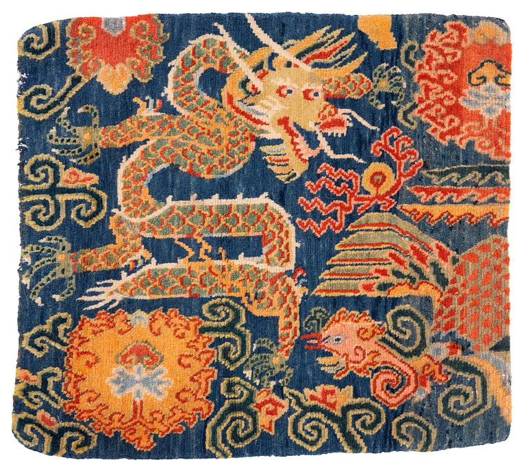 Matta (Khagangma) antik Tibet, omkring 1900, ca 66x61 cm.