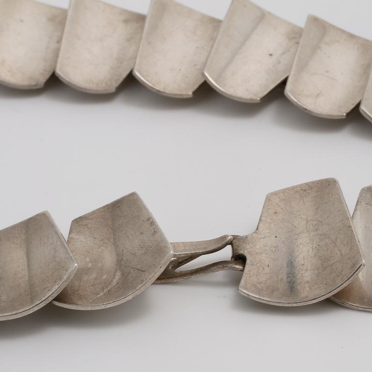 FLAVIA, Stockholm, 1955, a necklace.