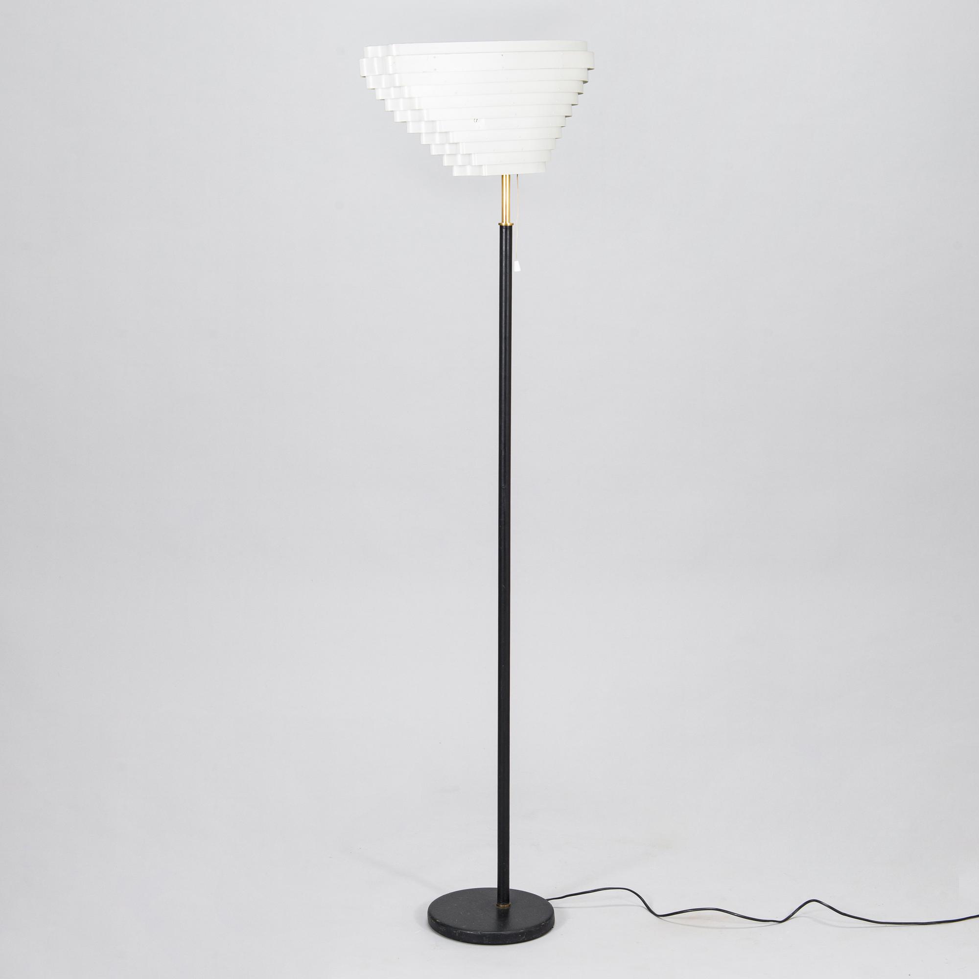 Alvar Aalto, lattiavalaisin, A 805 "Enkelinsiipi". Valaistustyö.