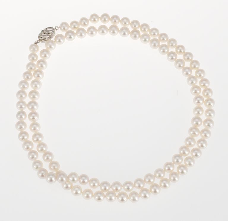 NECKLACE, cultured fresh water pearls.