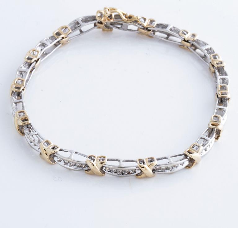 BRACELET, A ca 2 20 cts brilliant cut diamond bracelet.