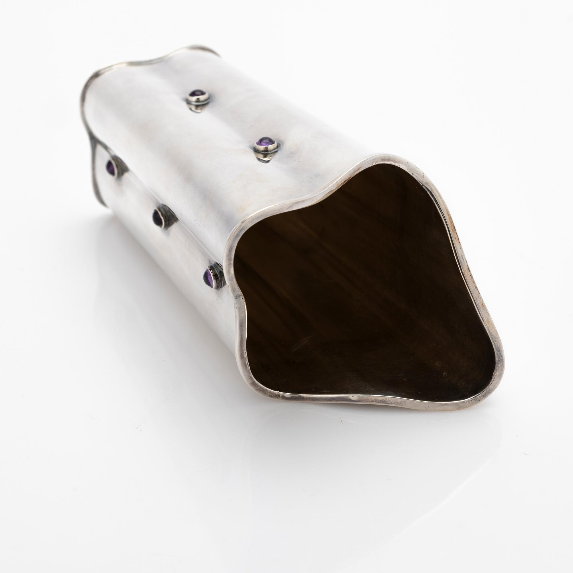 Tage Göthlin, vase, silver with amethysts, Tesi, Gothenburg, 1961.