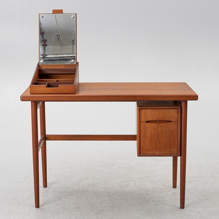 Kurt Østervig, tillskrivet, skrivbord/toilettebord, 1950/60-tal.