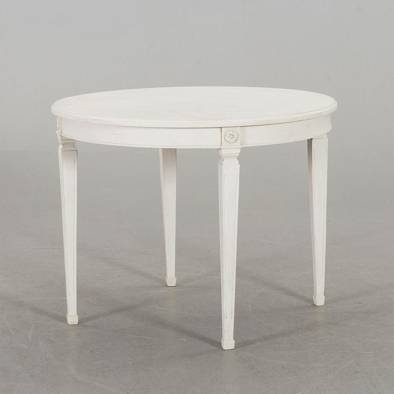 A LATE GUSTAVIAN STYLE TABLE MID 20TH CENTURY.