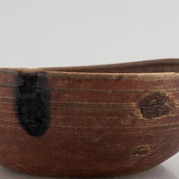 A turned bowl, Sweden, first part 19th century.