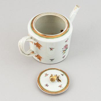 Tekanna med lock, kompaniporslin. Qingdynastin, Jiaqing (1796-1820).